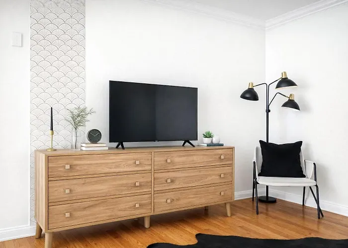 Cozy Wicker Park With Movie * Chicago