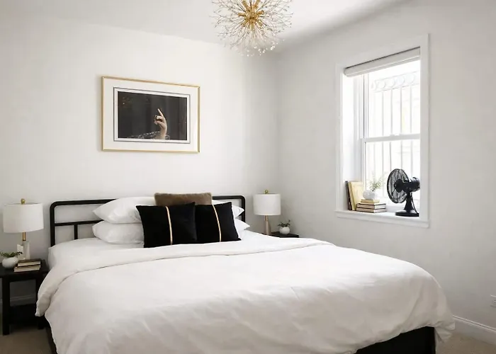 Cozy Wicker Park With Movie * Chicago