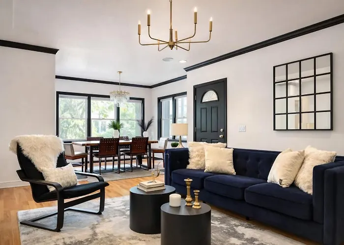 Cozy Wicker Park With Movie Holiday home Chicago